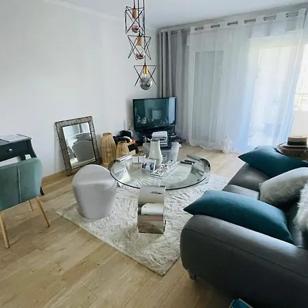 Apartment A 2 Pieces, Grande Terrasse, Vue Parc Au Calme *