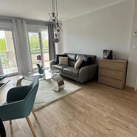 Apartment A 2 Pieces, Grande Terrasse, Vue Parc Au Calme